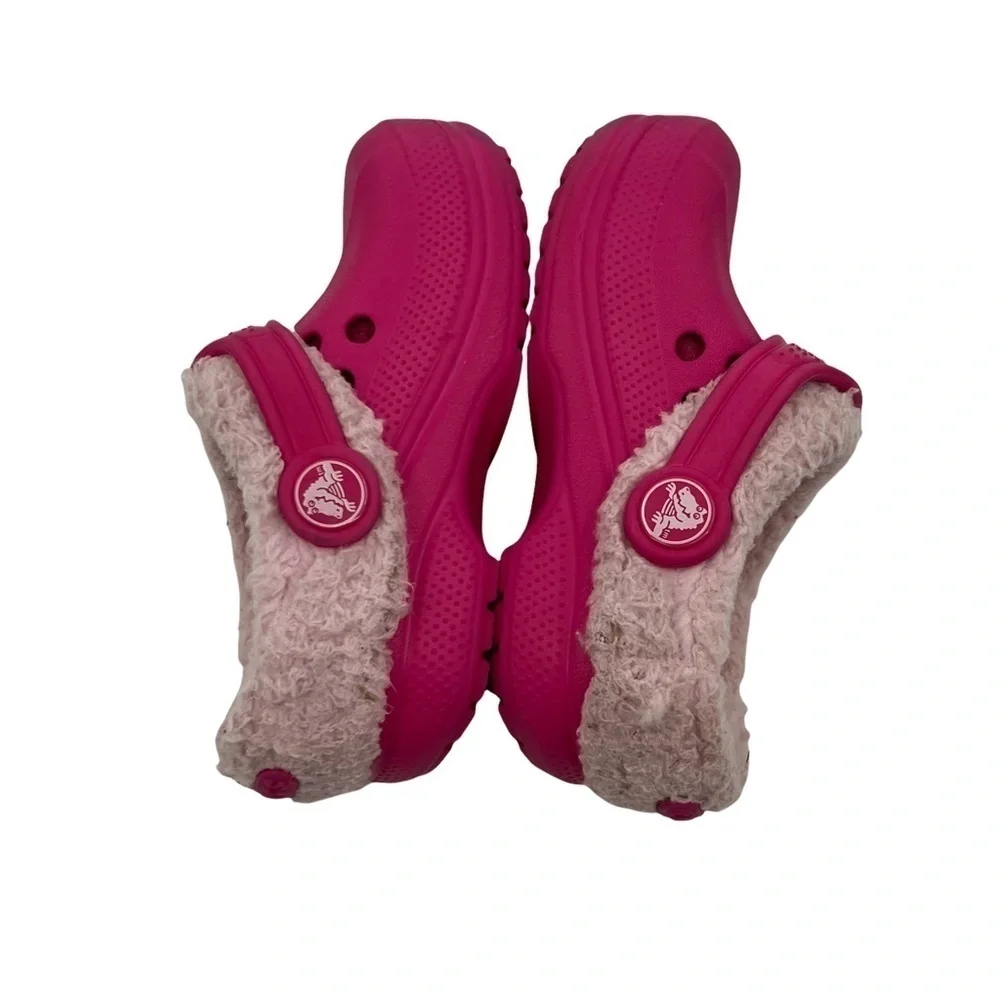 CROCS Pink Sherpa Lined Shoes Size C6/7